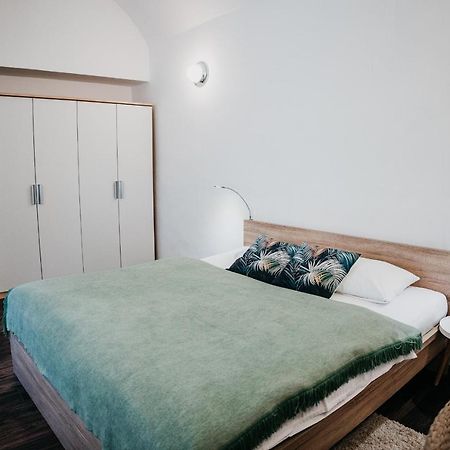 Ah Alzbetina Appartement Košice Buitenkant foto