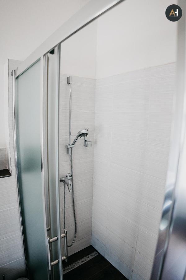 Ah Alzbetina Appartement Košice Buitenkant foto